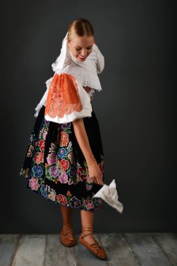 Slovakça folklor kadın
