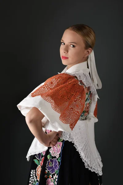 Slovakça folklor kadın — Stok fotoğraf