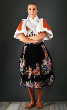 Slovakça folklor kadın
