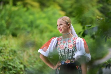 Slovakça folklor kız.