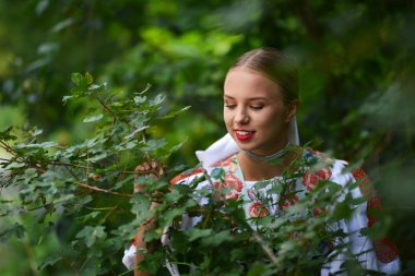 Slovakça folklor kız.