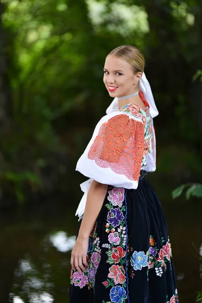 Slovacca ragazza folklore . — Foto Stock