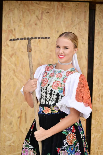Chica folklore eslovaco . —  Fotos de Stock