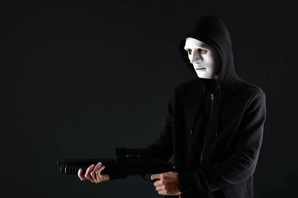 Maskeli Suçlu Silah Tutuyor — Stok fotoğraf