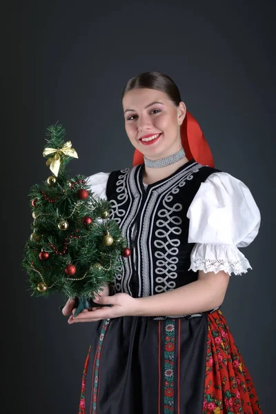 スロバキア語民俗ダンサー — ストック写真
