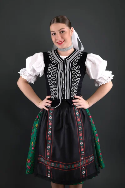 Folklorique Slovaque Costume Traditionnel — Photo