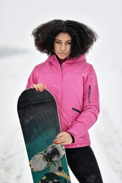 Jovem Snowboarder Mulher Inverno — Fotografia de Stock