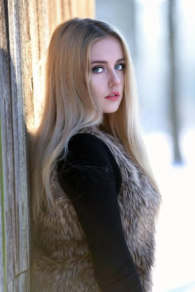 Beautiful Blond Hair Girl Winter — Stock Photo, Image