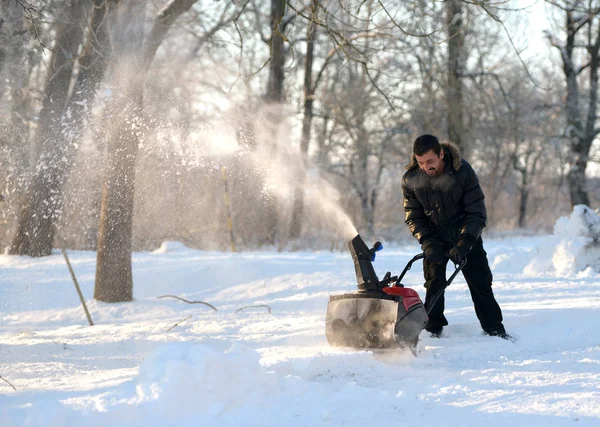 Eliminación Nieve Con Soplador Nieve —  Fotos de Stock