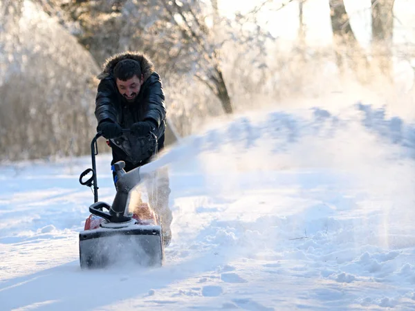 Rimozione Neve Con Spazzaneve — Foto Stock