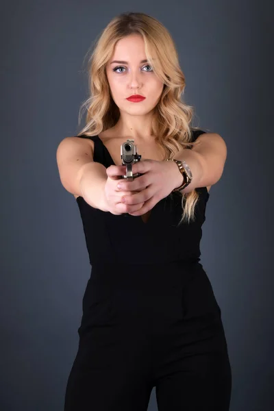 Bella Ragazza Sexy Con Pistola — Foto Stock