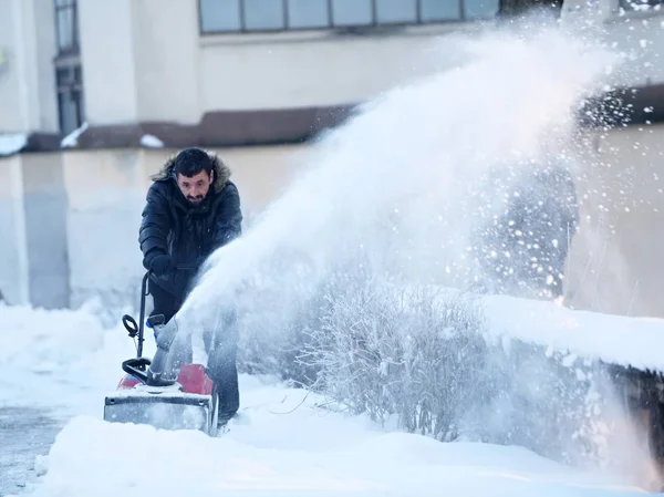 Rimozione Neve Con Spazzaneve — Foto Stock