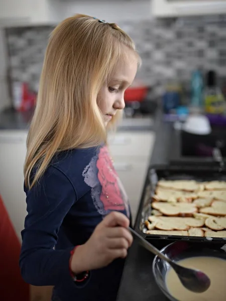 Cute Little Child Girl Having Fun Preparing Dish Kitchen — Fotografia de Stock