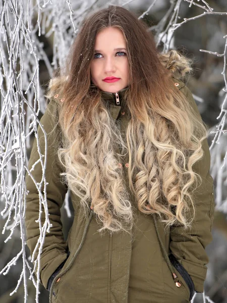 Attraente Giovane Donna Inverno All Aperto — Foto Stock