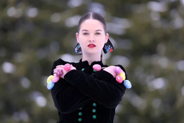 Winter Portret Van Mooie Slovak Vrouw Traditionele Jurk Met Kleur — Stockfoto