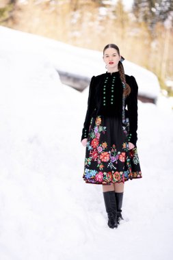 Slovakça folklor kadın kışın