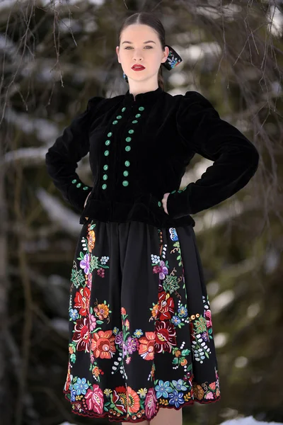 Slowakische Folklore Frau Winter — Stockfoto