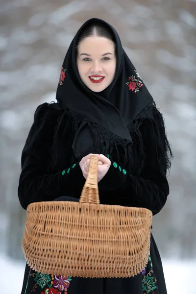 Slowakische Folklore Frau Winter — Stockfoto