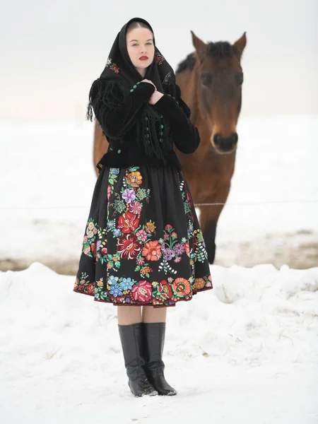 Beautiful Young Woman Wearing National Slovakian Clothes Horse — Stock Photo, Image