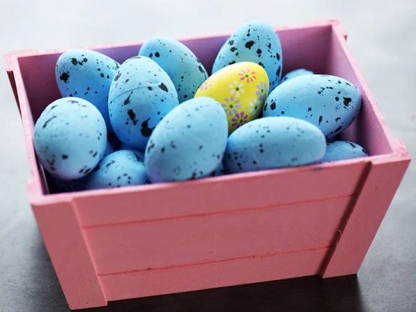 Quail Easter Eggs Pink Basket — Stock Photo, Image