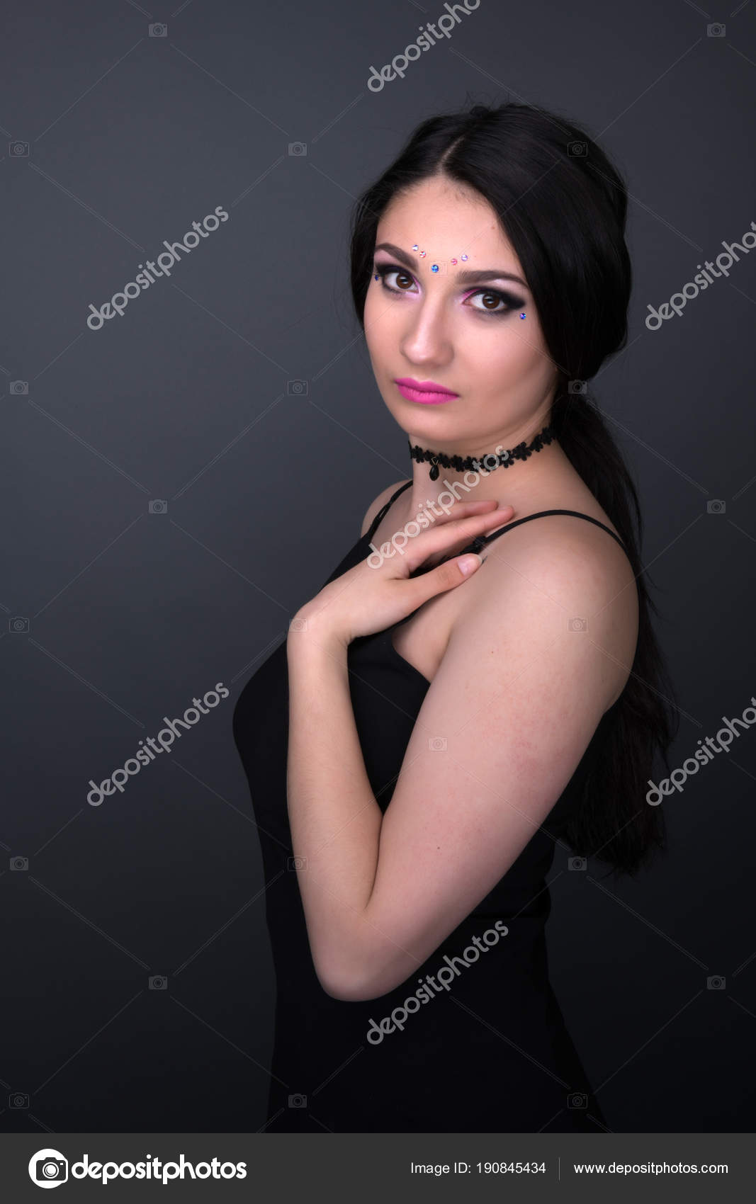 arab covered face sexy woman Arab covered face sexy woman