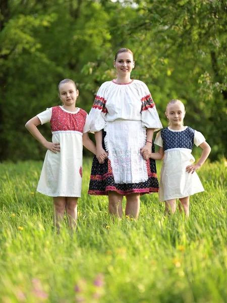 Young Family Posing Traditional Slovakian Costumes Outdoors — ストック写真