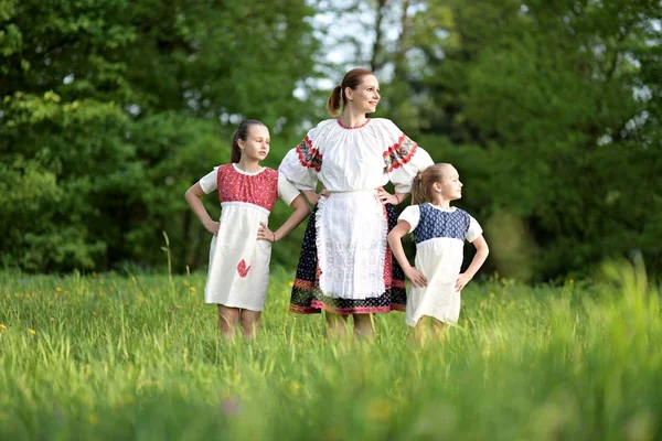 Young Family Posing Traditional Slovakian Costumes Outdoors — 图库照片