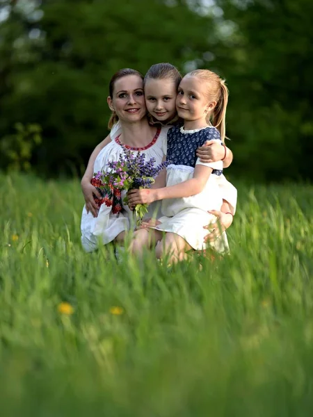 Young Family Posing Traditional Slovakian Costumes Outdoors — Fotografia de Stock