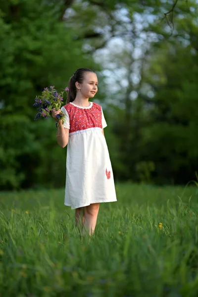 Outdoor Portrait Beautiful Girl Flowers — Stock Photo, Image