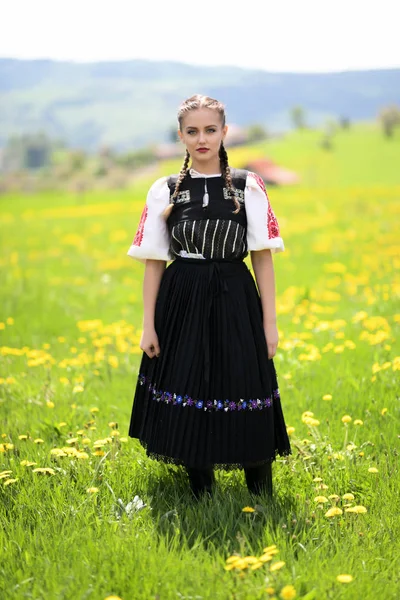 Slovakisk Folklore Traditionell Dräkt — Stockfoto