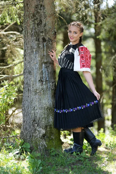 Folklore Eslovaco Traje Tradicional — Foto de Stock