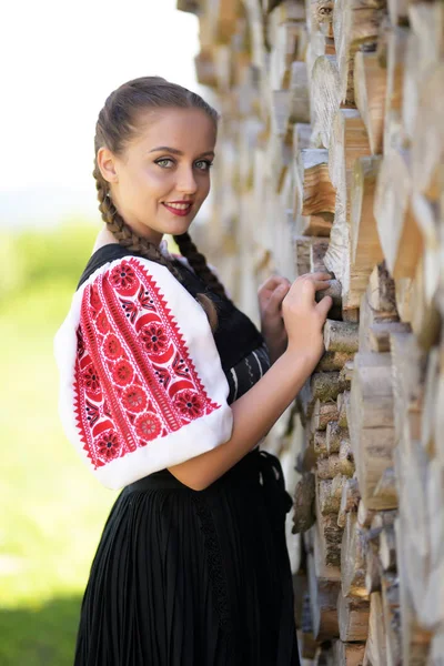 Folklore Eslovaco Traje Tradicional — Foto de Stock