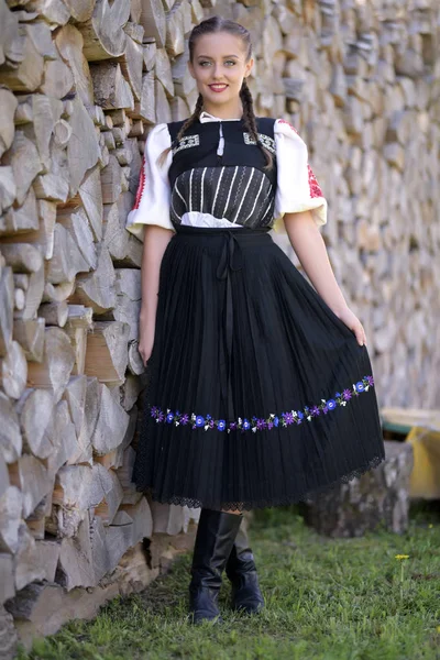 Folklorique Slovaque Costume Traditionnel — Photo