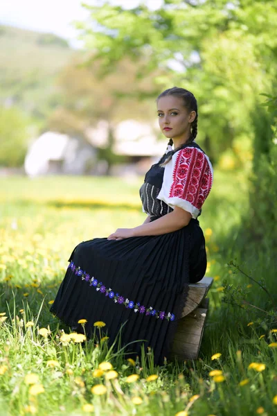 Folklore Eslovaco Traje Tradicional — Foto de Stock