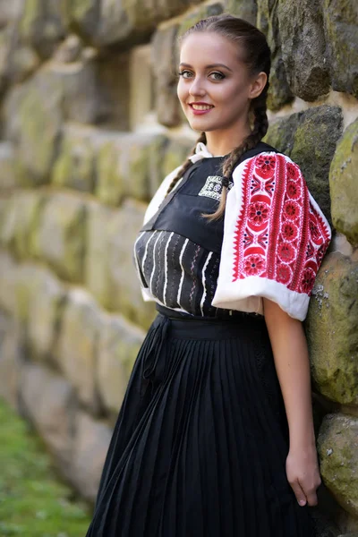 Slovenský Folklór Tradiční Kostým — Stock fotografie