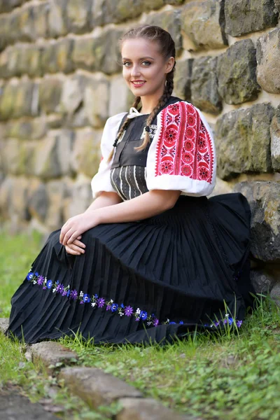 Folclore Eslovaco Traje Tradicional — Fotografia de Stock