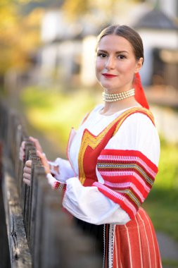Slovak folkloru. Slovak halk kızı.