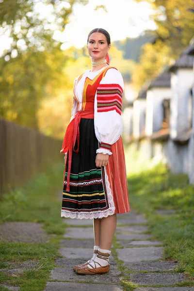 Slowaakse Folklore Slowaaks Volksmeisje — Stockfoto