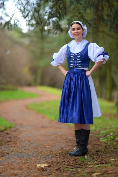 Gelukkig Mooie Jonge Vrouw Kerstman Kostuum Met Huidige Dozen — Stockfoto