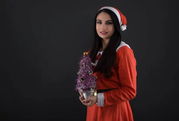 Glücklich Schöne Junge Frau Weihnachtsmann Kostüm Mit Geschenkschachteln — Stockfoto
