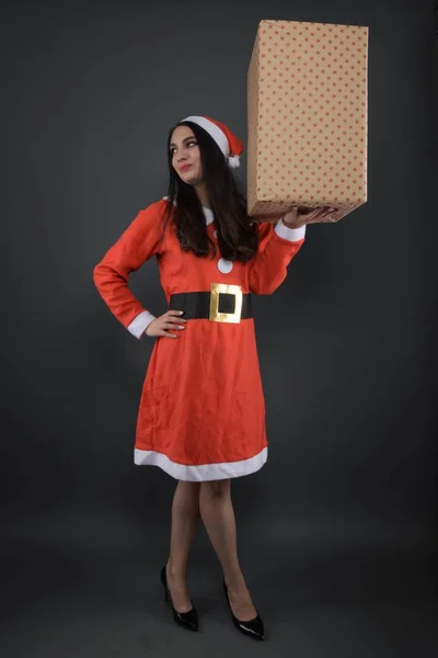 Gelukkig Mooie Jonge Vrouw Kerstman Kostuum Met Huidige Dozen — Stockfoto
