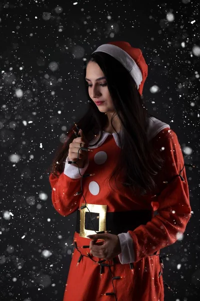 Glückliche Schöne Junge Frau Weihnachtsmann Kostüm — Stockfoto