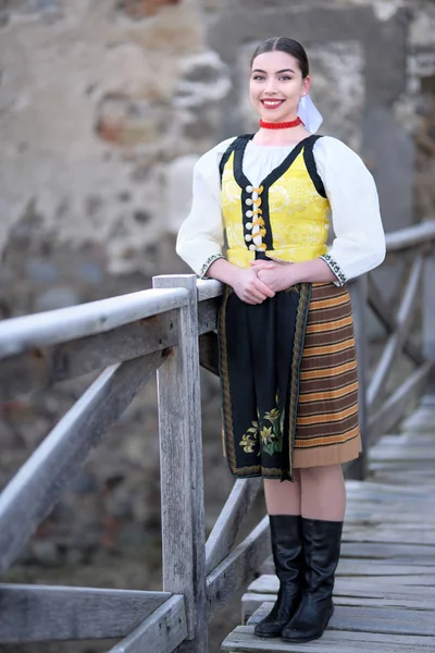 Junge Schöne Slowakin Traditioneller Tracht — Stockfoto