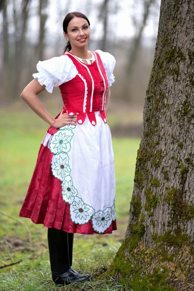 Jeune Belle Femme Slovaque Costume Traditionnel — Photo