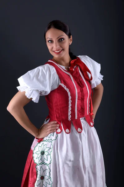 Jovem Bela Mulher Eslovaca Traje Tradicional — Fotografia de Stock