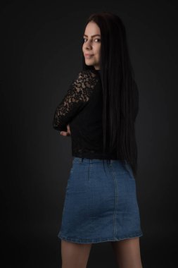 seksi genç kadın Studio스튜디오에서 섹시 한 젊은 여자