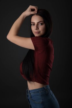 seksi genç kadın Studio스튜디오에서 섹시 한 젊은 여자