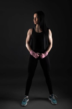 Spor yapan atletik kız.