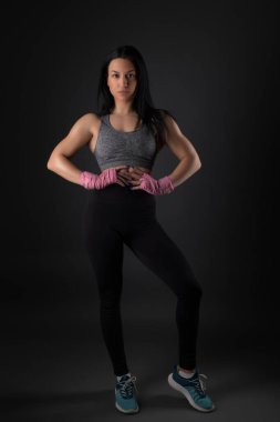 Spor yapan atletik kız.