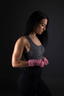 Spor yapan atletik kız.